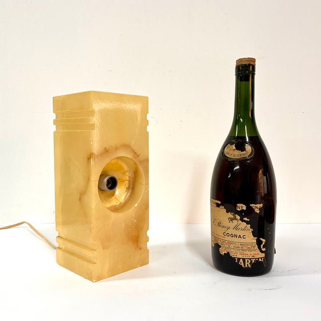 Cream Brutalist Alabaster Block Table Lamp, Italy, 1970s For Sale - Image 8 of 9