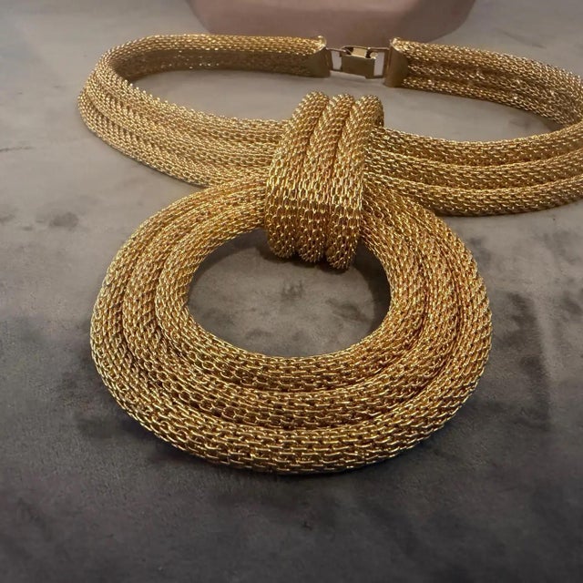 A High Quality Vintage Costume Jewelry Gilded Metal Italian Necklace For Sale - Image 9 of 16