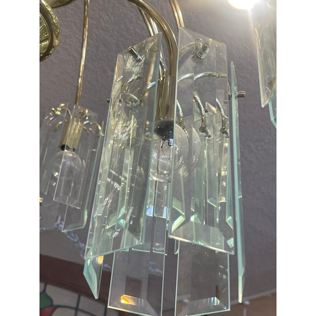 1970s 1970s Hollywood Regency Brass and Beveled Glass Waterfall Chandelier For Sale - Image 5 of 9