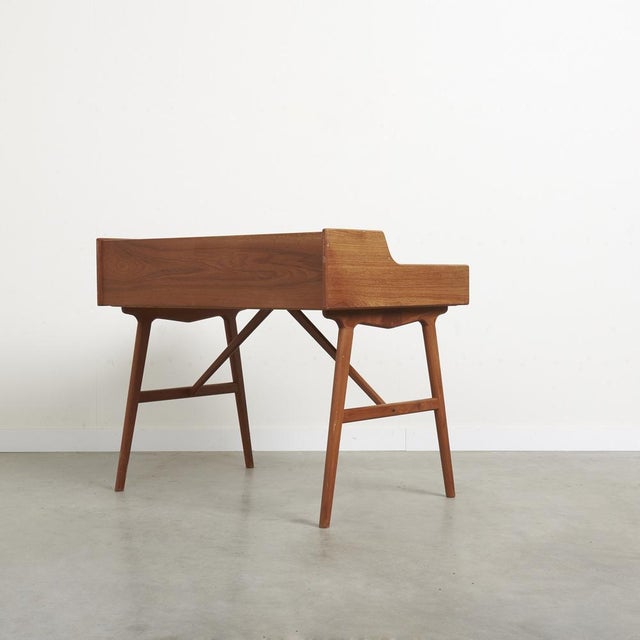 Mid-Century Modern Model 64 Writing Desk in Teak by Arne Wahl Iversen for Vinde Møbelfabrik, Denmark, 1960s For Sale - Image 3 of 14
