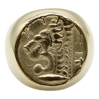 1990s Vintage 14k Gold Lion-Headed Coin Signet Ring, Size 9.75 For Sale
