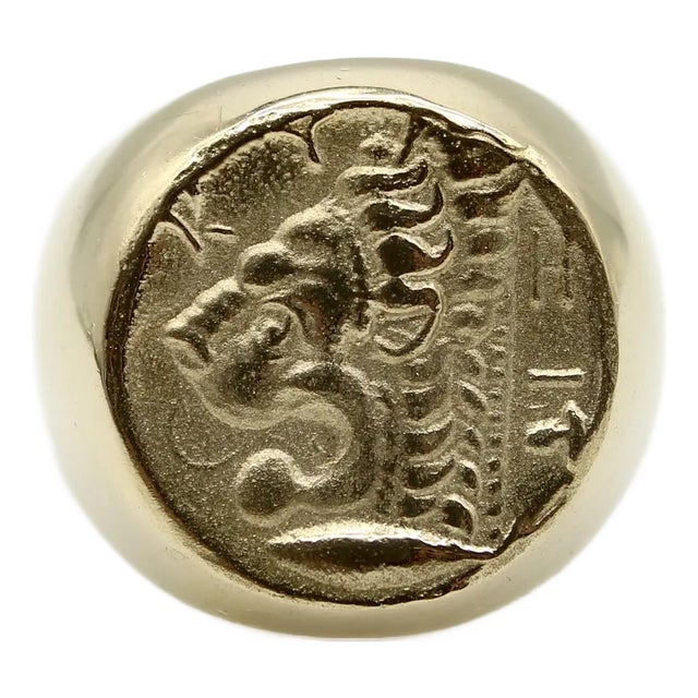 1990s Vintage 14k Gold Lion-Headed Coin Signet Ring, Size 9.75 For Sale