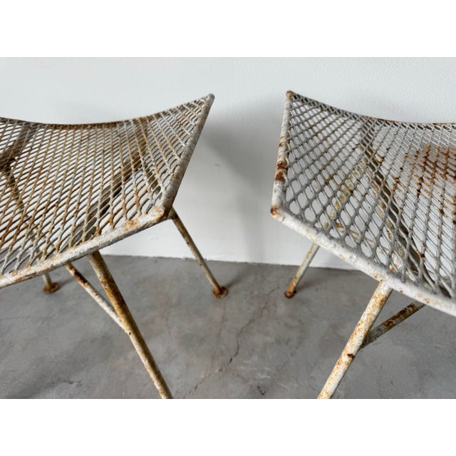 White Mid-20th Century Maurizio Tempestini for Salterini Outdoor Metal Footstools / Ottomans – Pair For Sale - Image 8 of 12