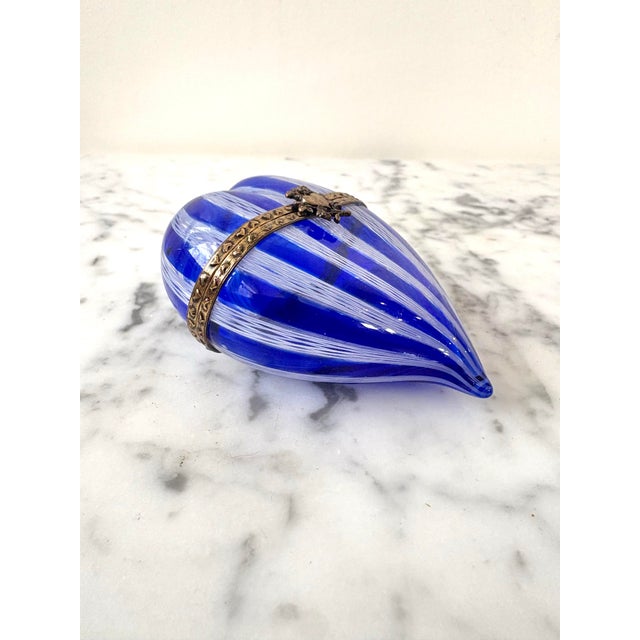 1970s Murano Latticino Venetian Glass Heart Shaped Trinket Box. Blue and White For Sale - Image 5 of 6