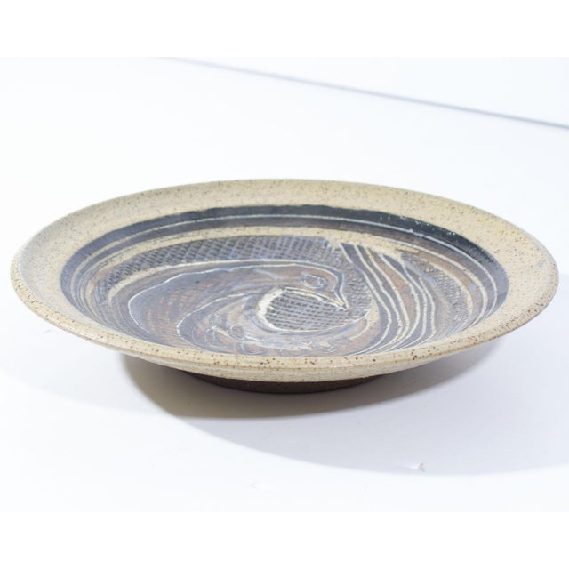 American Beaver Ridge Studio Pottery Plate With Bird by Charles Counts For Sale - Image 3 of 6