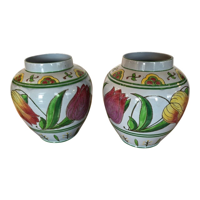 English Tulip Decorated Cachepots/Jardinieres - a Pair For Sale