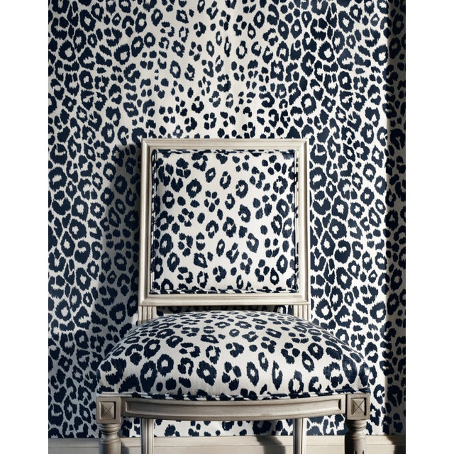 Not Yet Made - Made To Order Sample - Schumacher Iconic Leopard Wallpaper in Graphite For Sale - Image 5 of 5