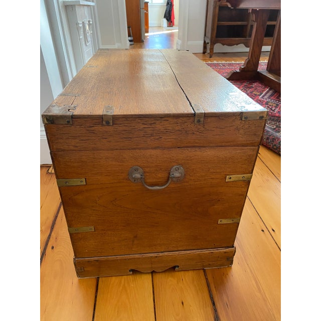 Flemish Dough Bin in Mahogany - Antique Late 19th Century For Sale - Image 4 of 6