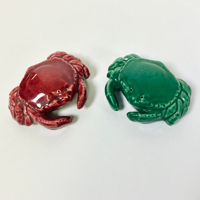 1950s Vintage Boho Chic Coastal Trompe L’Oeil Style Crab Salt & Pepper Shakers - A Pair For Sale - Image 9 of 11