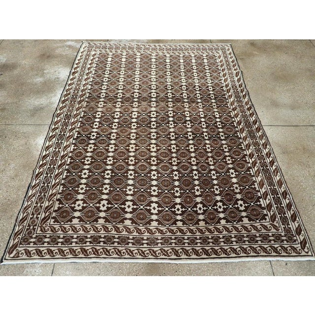 Galerie Shabab Collection Mid-20th Century Turkish Anatolian Accent Carpet For Sale - Image 4 of 10