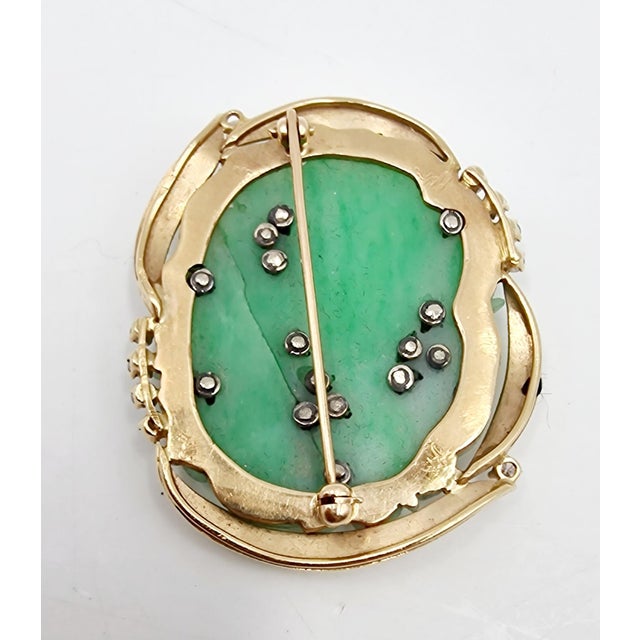 Mid-Century 18 Karat Yellow Gold Brooch with Jade, Diamonds and Rubies, Italy, 1950s For Sale - Image 6 of 11