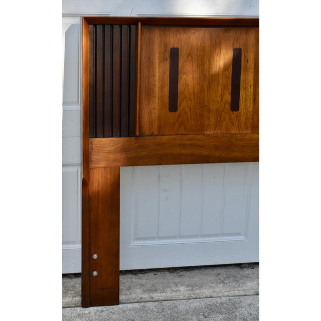 Wood Vtg. Lane Walnut & Rosewood Queen/Full Mid Century Modern Headboard For Sale - Image 7 of 13