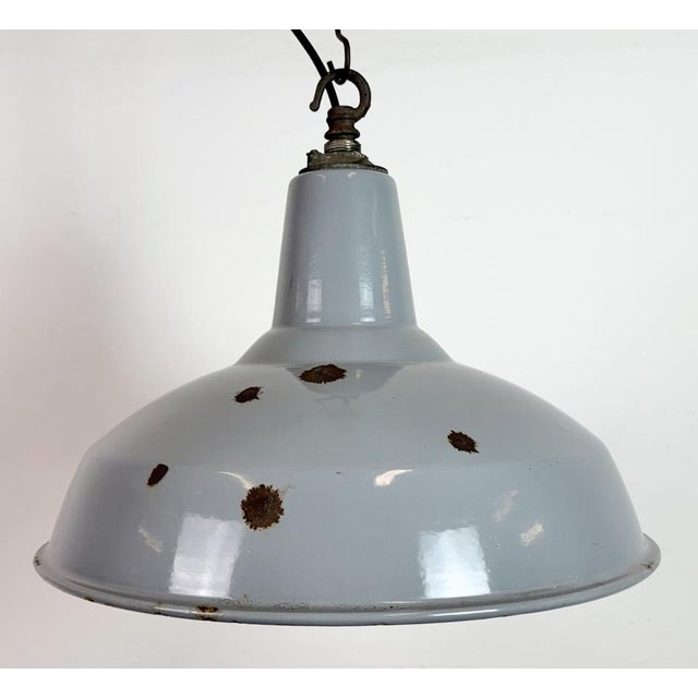 Industrial British Grey Enamel Factory Pendant Lamp from Benjamin Electric Manufacturing Company, 1960s For Sale - Image 6 of 17
