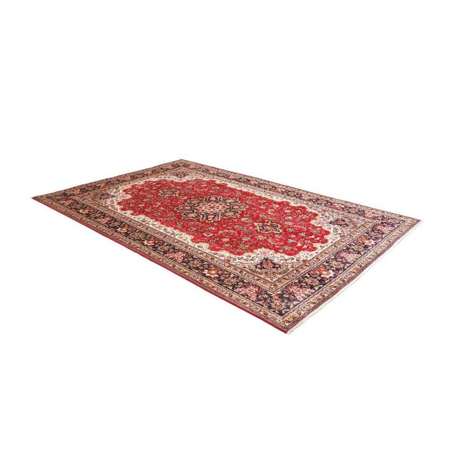 Hand-Knotted Tabriz Rug Nain in Wool For Sale - Image 3 of 11
