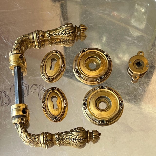 Pair of Sherle Wagner-style lever door handles / doorknobs and escutcheons // vintage hardware for French doors // cast brass with gilt For Sale - Image 10 of 16