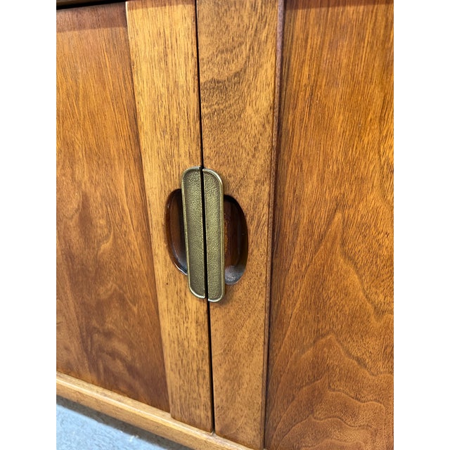 Mid 20th Century Walnut Credenza by Henredon For Sale - Image 15 of 16