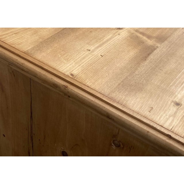 Late 19th Century Pine Chest of Three Drawers For Sale - Image 12 of 16