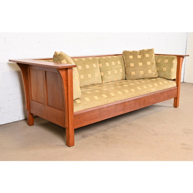 Mission Stickley Mission Arts and Crafts Cherry Wood Settle Sofa For Sale - Image 3 of 12