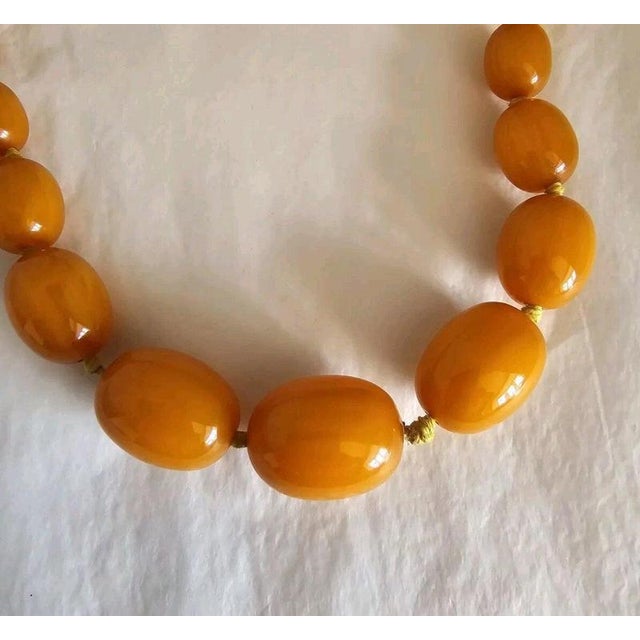 Antique Art Deco Graduated Amber Marbled Bead Necklace, 1930 For Sale - Image 11 of 18