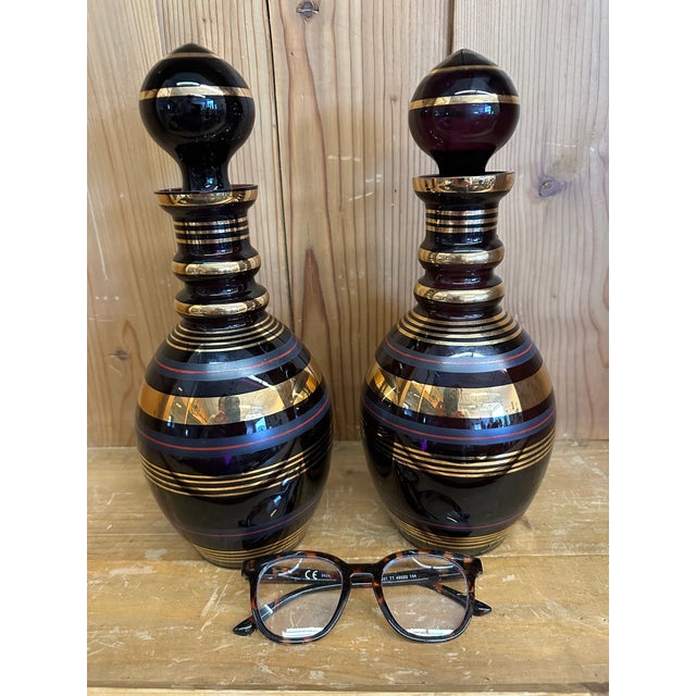 Decanotrs Blown Glass 24k Gold Pair of Decanters- Set of 2 Deep Purple and Gold For Sale - Image 6 of 10