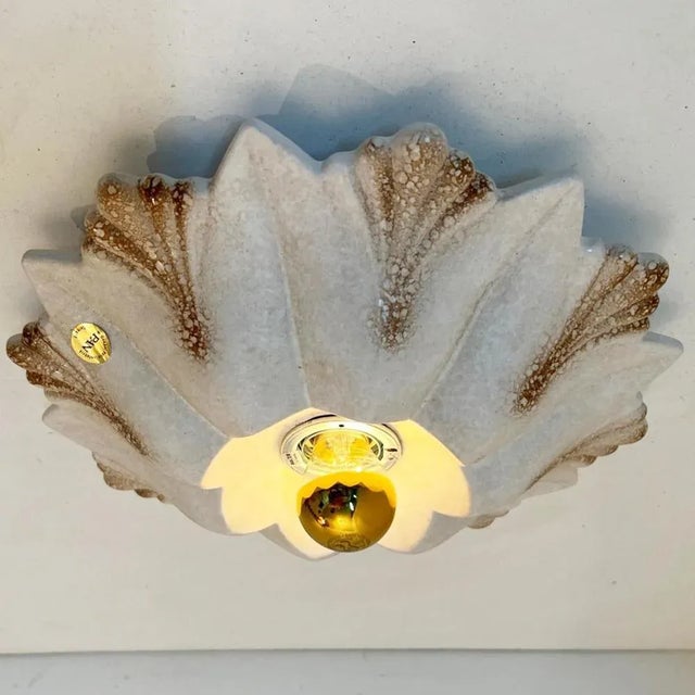 Flower Shell White Sand Ceramic Wall Light attributed to Hustadt Keramik, Germany, 1970s For Sale - Image 9 of 13