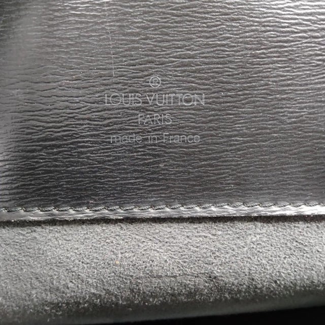 1995 Vintage Louis Vuitton Black Epi Leather Cluny Shoulder Bag For Sale - Image 17 of 17