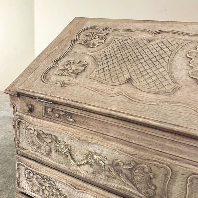 18th Century French Régence Period Carved Oak Secretary Desk For Sale - Image 10 of 18