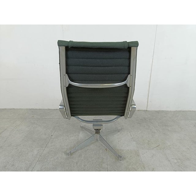 EA124 Lounge Chair in Black Fabric by Charles & Ray Eames for Herman Miller, 1970s For Sale - Image 9 of 12