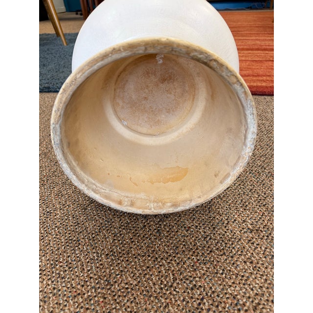 White Mid Century Modern Large Matte White Chalice Pottery Planter in the Style of Malcolm Leland For Sale - Image 8 of 10