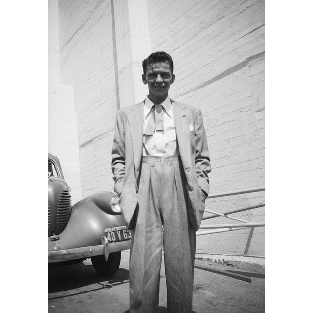 Frank Sinatra In Los Angeles LOS ANGELES - CIRCA 1942: Pop singer Frank Sinatra poses for a portrait in circa 1942 in Los...