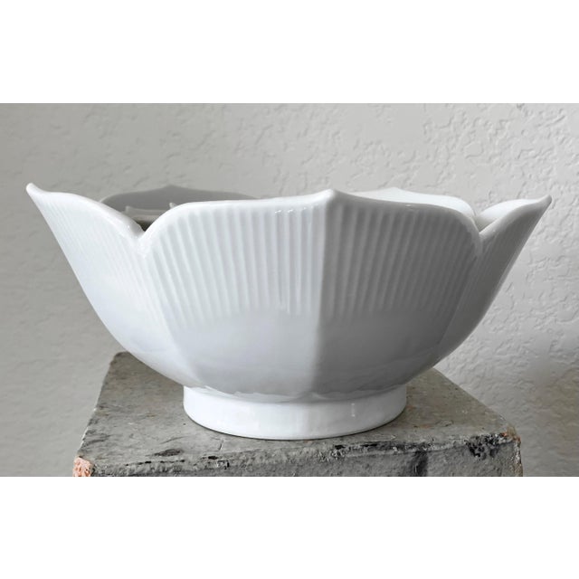 Mid 20th-Century Crisp White Porcelain Serveware Nesting Lotus Bowls - 4 Pieces For Sale - Image 10 of 17