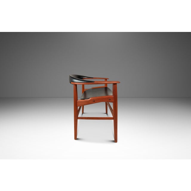 Rare Mid-Century Danish Modern Model 171 Armchair in Stunning Original Condition by Arne Hovmand-Olsen for Jutex, Denmark, C. 1950's For Sale In Orlando - Image 6 of 18