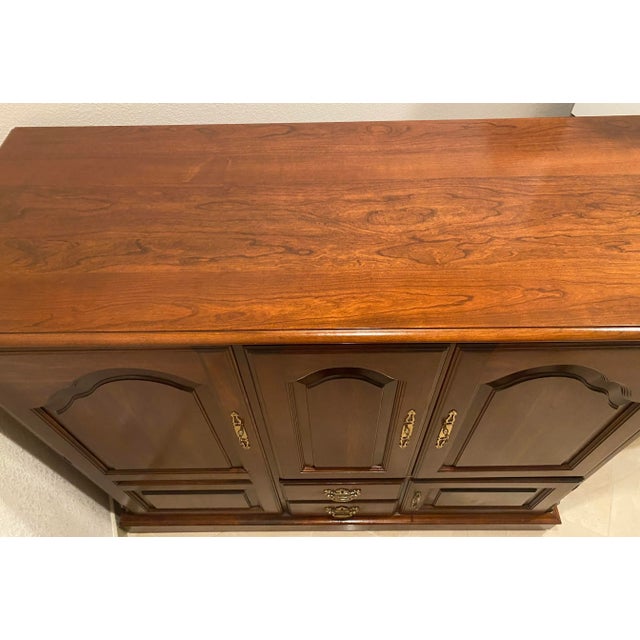 Late 20th Century Pennsylvania House Cherry Wood Entertainment Cabinet Excellent "Mint" Condition For Sale - Image 9 of 12