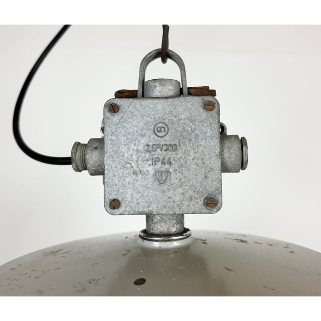 Industrial Industrial Polish Cast Aluminium Factory Pendant Lamp from Mesko, 1970s For Sale - Image 3 of 17