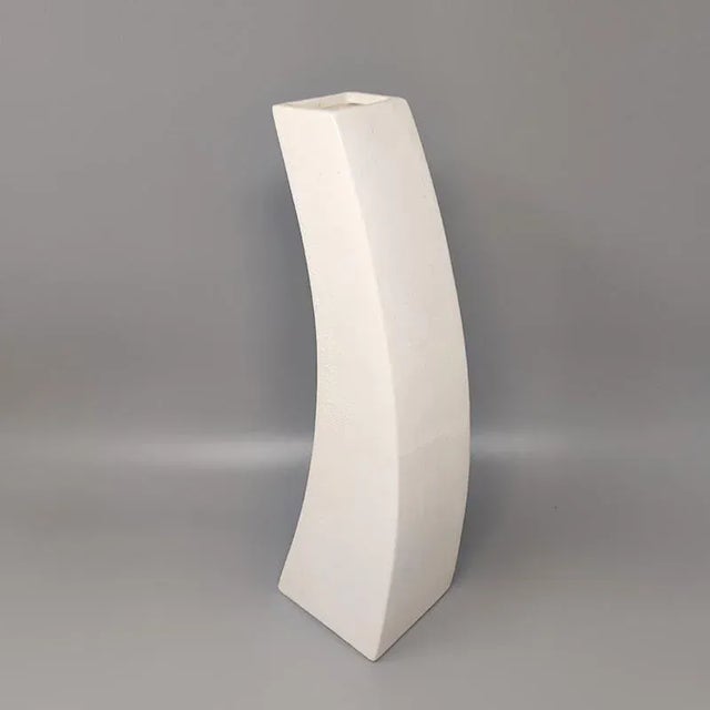 1960s Space Age White Vase attributed to Franco Pozzi, 1970s For Sale - Image 5 of 9