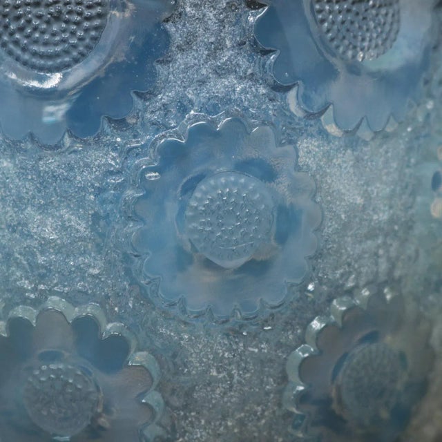 1930s Rene Lalique Opalescent Glass 'Paquerettes' Daisies Vase For Sale - Image 5 of 13