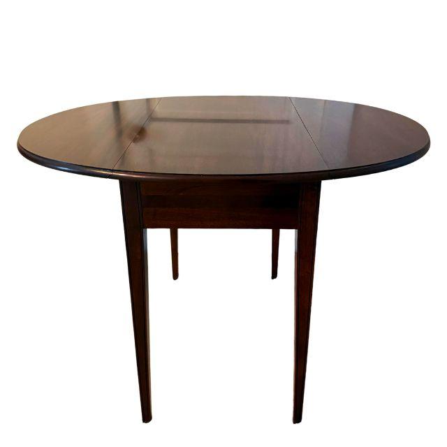 Late 20th Century, Mahogany, Hepplewhite Style, Pembroke, Folding Side Table For Sale - Image 9 of 14