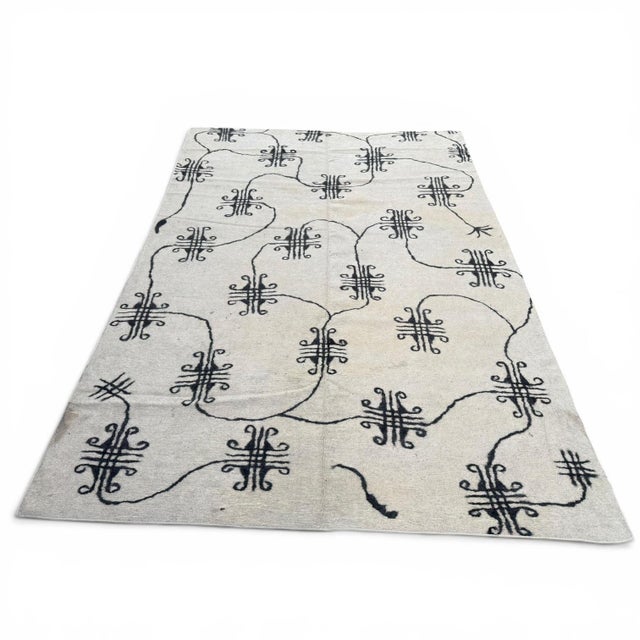 Modern Central Asian Felt Rug | Black Tribal Motif | 10x15 For Sale - Image 4 of 6