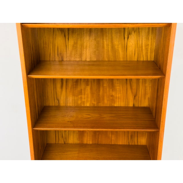 Brown Vintage Teak Bookshelf by Carlo Jensen for Hundevad & Co., 1960s For Sale - Image 8 of 16