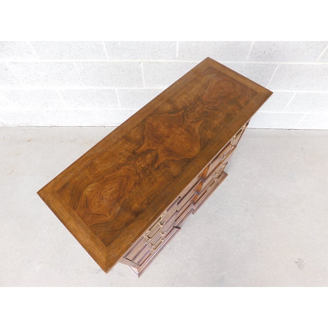Late 20th Century Drexel Heritage Et Cetera Georgian Style Burl Walnut Console Chest 33.5"w X 13"d For Sale - Image 5 of 18