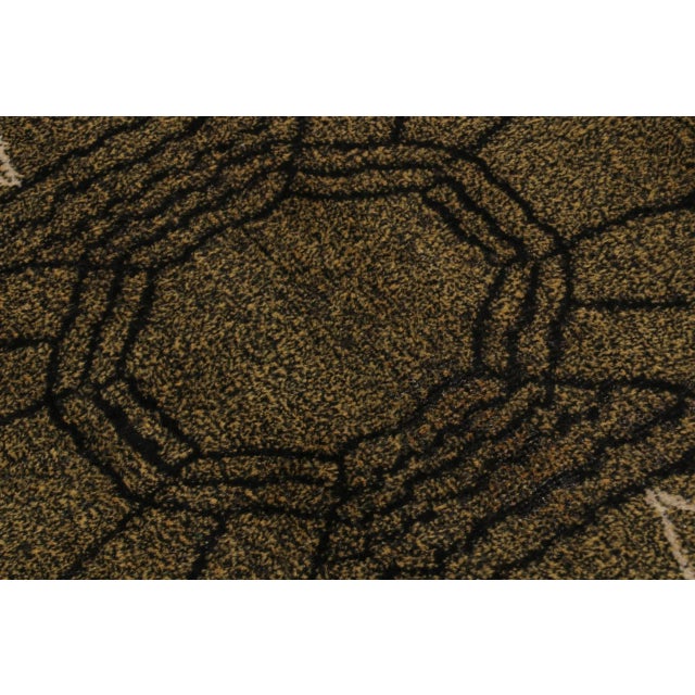 1960s Vintage Zeki Muren Rug With Red, Green and Gold Geometric Patterns For Sale - Image 5 of 7