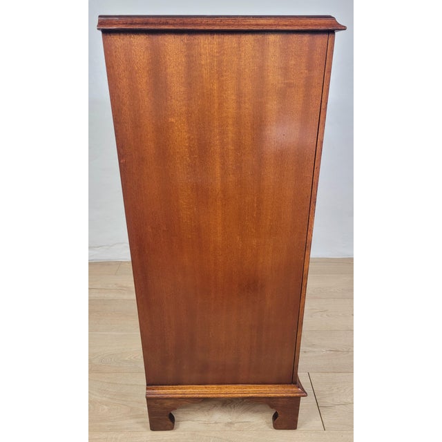 Mid-Century Serpentine Chest of Drawers from Bevan Funnell, 1930s For Sale - Image 13 of 16