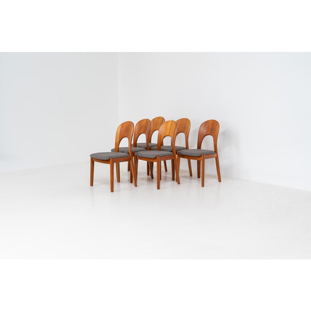 Set of 6 “Morten” dining chairs by Niels Koefoed (Denmark, 1960s). An elegant and sculptural design defined by its organic...