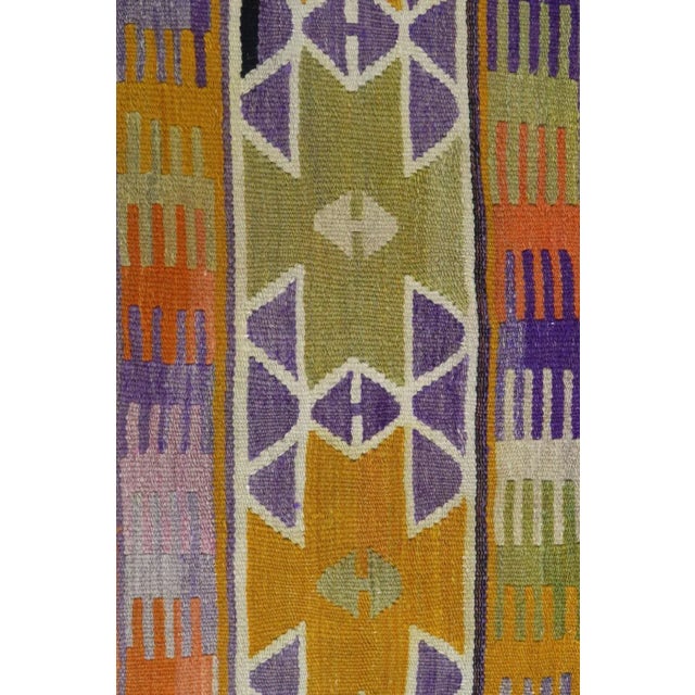 Anatolian Kilim Turkish Rug-4′11″ × 8′11″ For Sale - Image 10 of 13