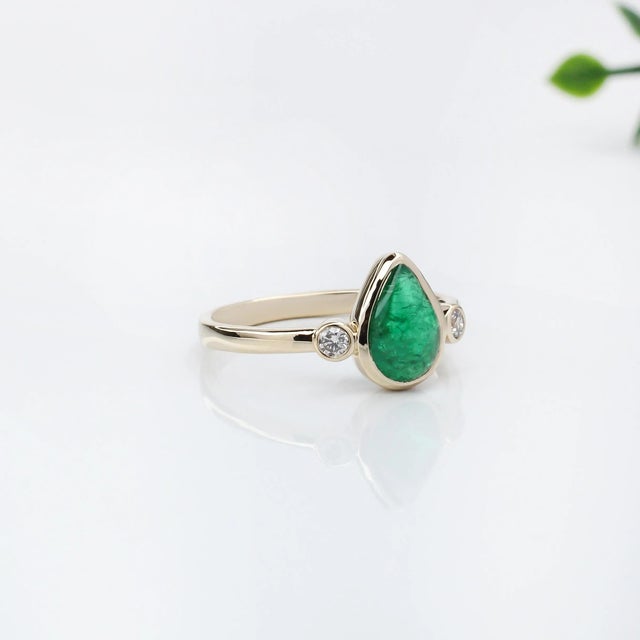 Metal 1.3ct Emerald Ring With Natural Diamond Accents: Solid 14k Gold, ,Size 6.75 For Sale - Image 7 of 8