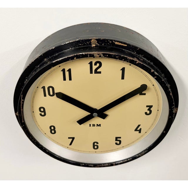 Industrial Black Factory Wall Clock from IBM, 1950s For Sale - Image 4 of 17