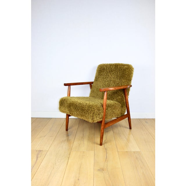 Vintage Olive Armchair in Red Fox with High Pile Camel Fabric, 1970s For Sale - Image 3 of 15