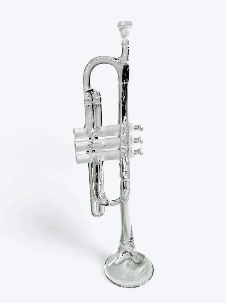 ロイヤル ド シャンパーニュ トランペット クリスタルガラス オブジェ Crystal Glass Trumpet by Royales De Champagne, France | Chairish