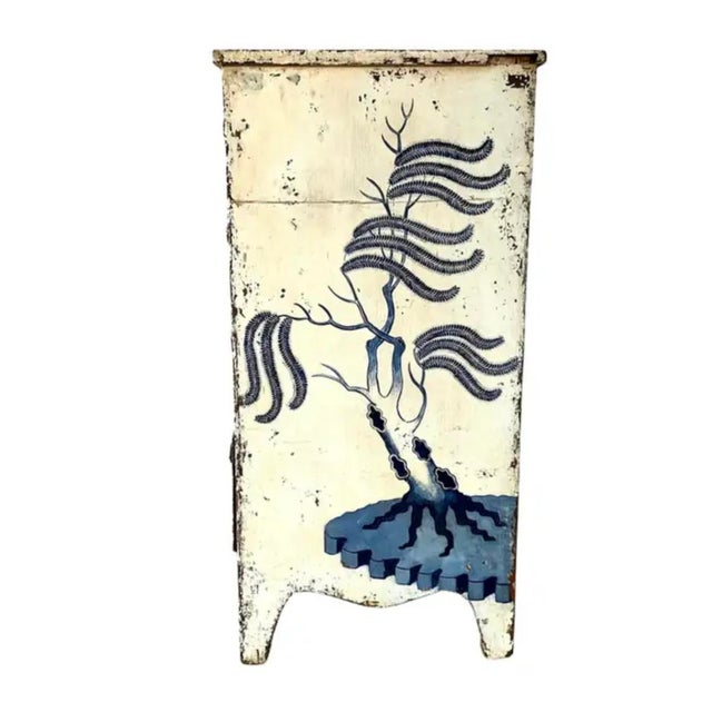 Early 19th Century George III Chinoiserie Painted Chest For Sale - Image 13 of 14