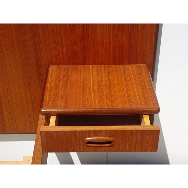 Vintage Teak Bed with Integrated Nightstand, 1960s For Sale - Image 6 of 18
